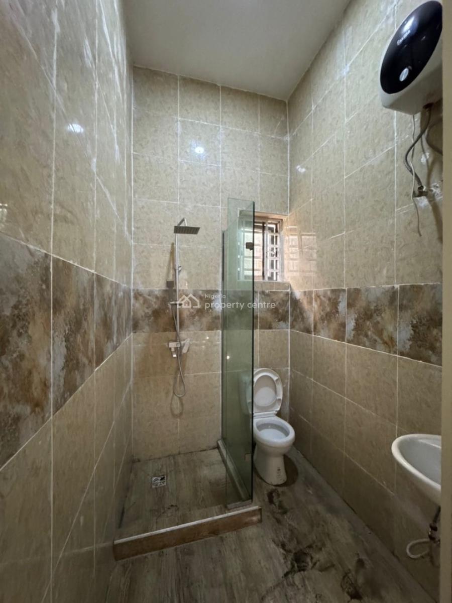 Spacious 1 Bedroom in a Shared Apartment in a Good Estate, Orchid Road, Maple Signature, Lekki, Lagos, Self Contain (single Rooms) for Rent