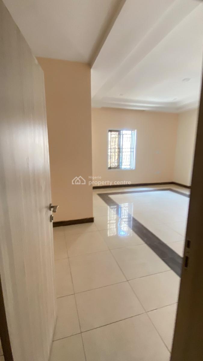 Luxury 3 Bedroom Flat with Excellent Architectural Features, Jahi After Adovie School, Jahi, Abuja, Block of Flats for Sale