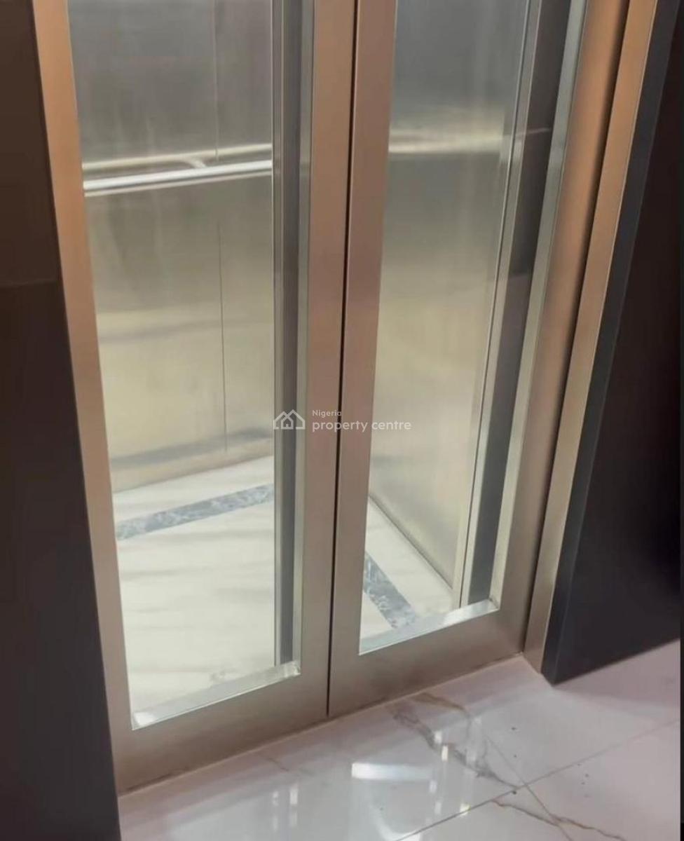 Luxurious Mansion with Bq, Guzape District, Abuja, House for Sale