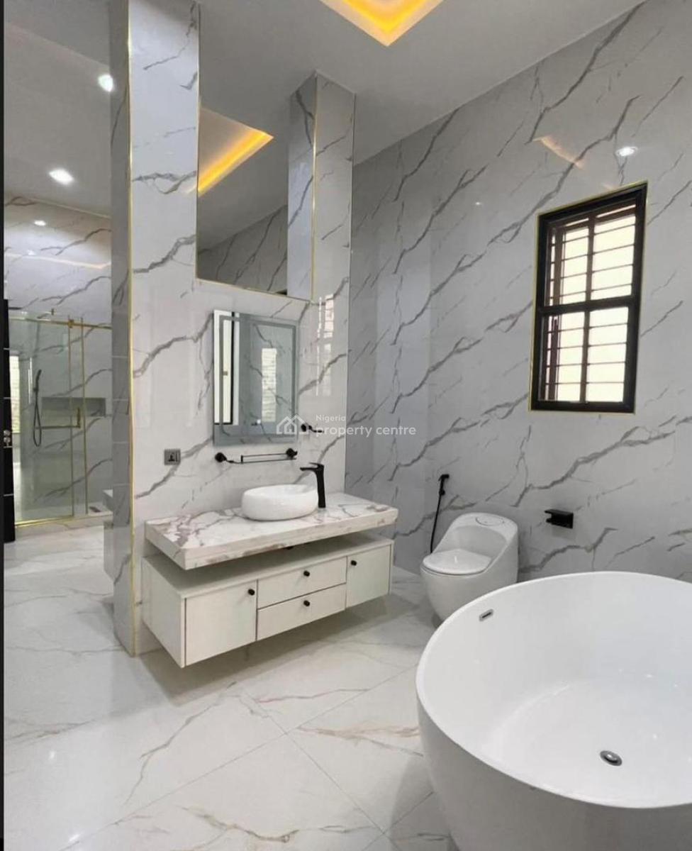 Luxurious Mansion with Bq, Guzape District, Abuja, House for Sale