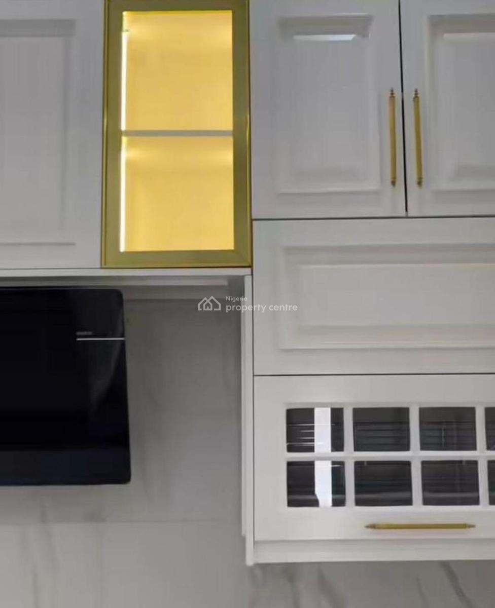 Luxurious Mansion with Bq, Guzape District, Abuja, House for Sale