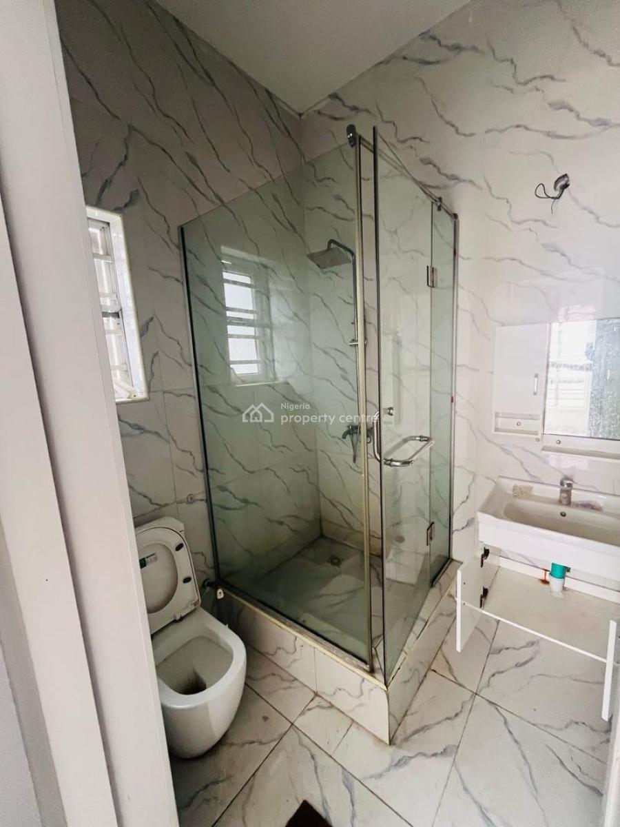 Spacious Master Bedroom, Lekki, Lagos, Flat / Apartment for Rent