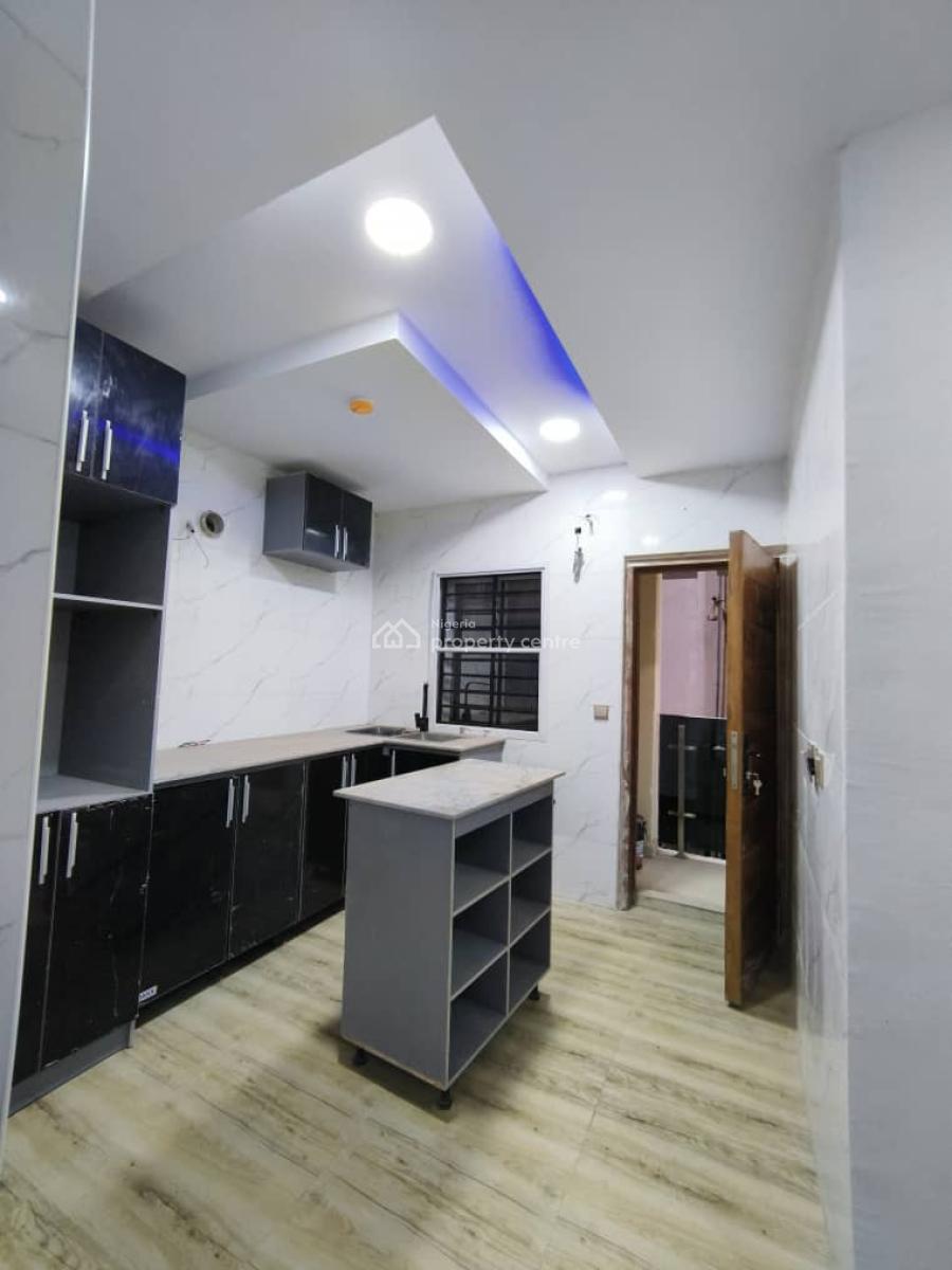 2 Bedrooms Apartment, Lekki Phase 1, Lekki, Lagos, Flat / Apartment for Rent