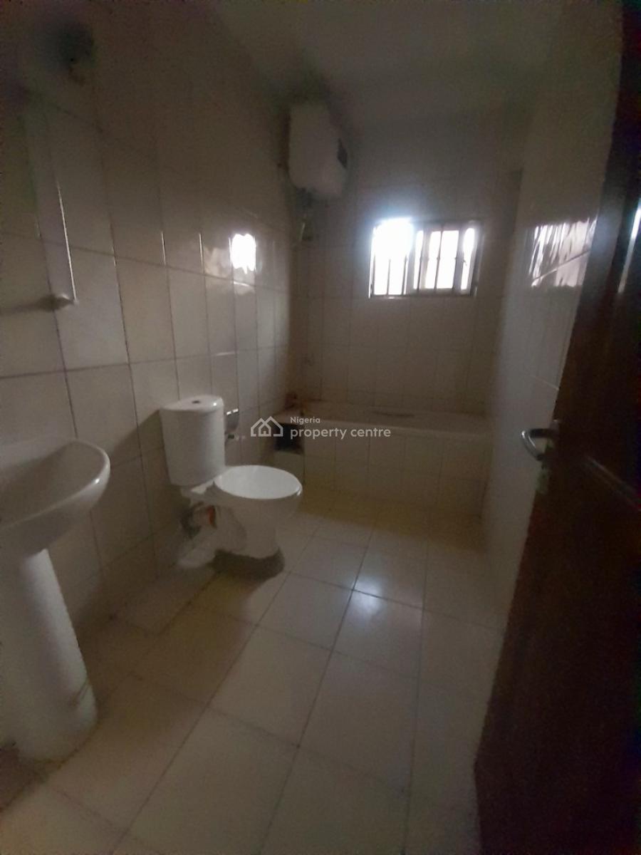 Spacious Mini Flat (upstairs) at Moroko, Ajah, Maroko, Ajah, Lagos, Mini Flat (room and Parlour) for Rent