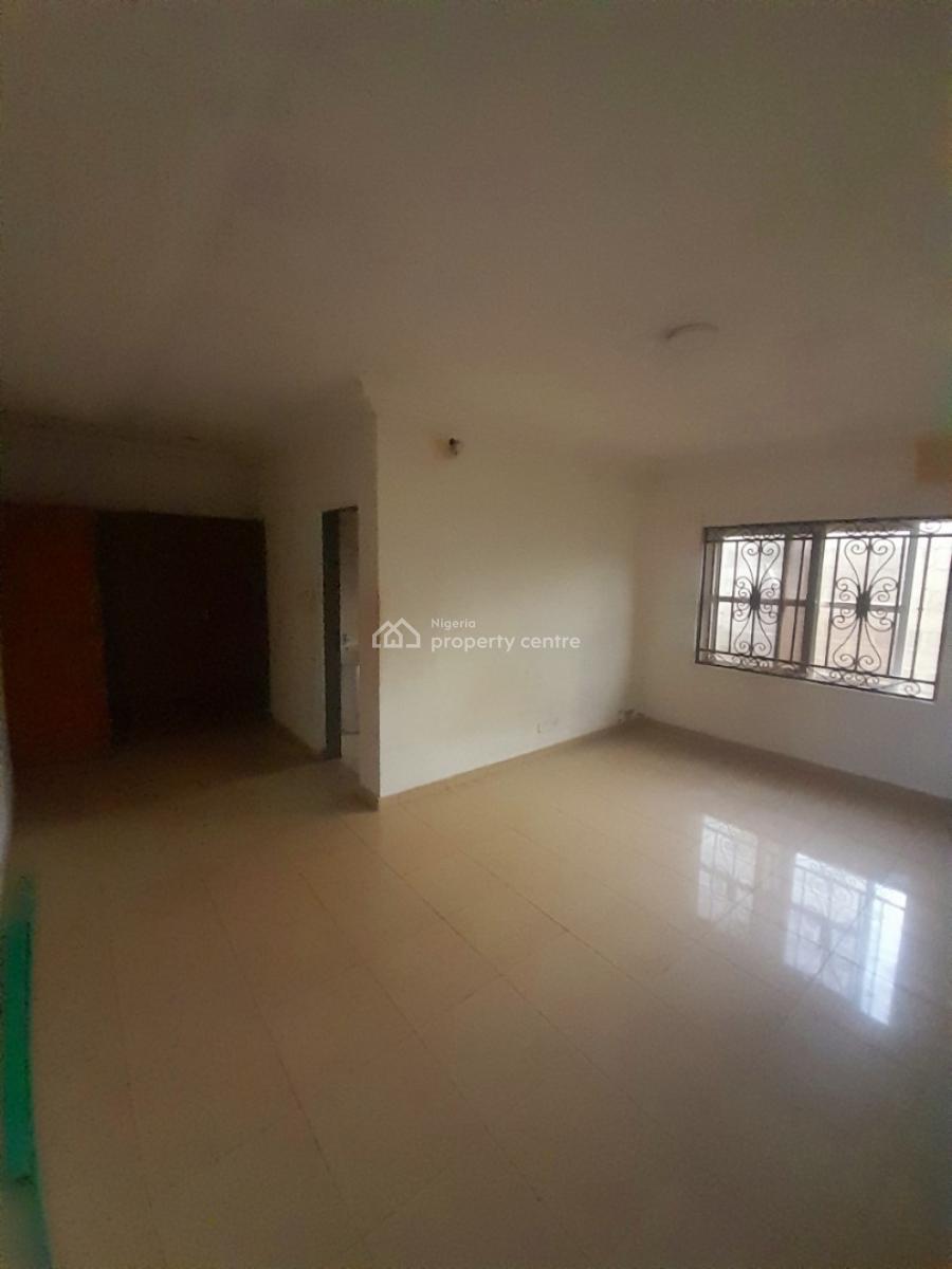 Spacious Mini Flat (upstairs) at Moroko, Ajah, Maroko, Ajah, Lagos, Mini Flat (room and Parlour) for Rent