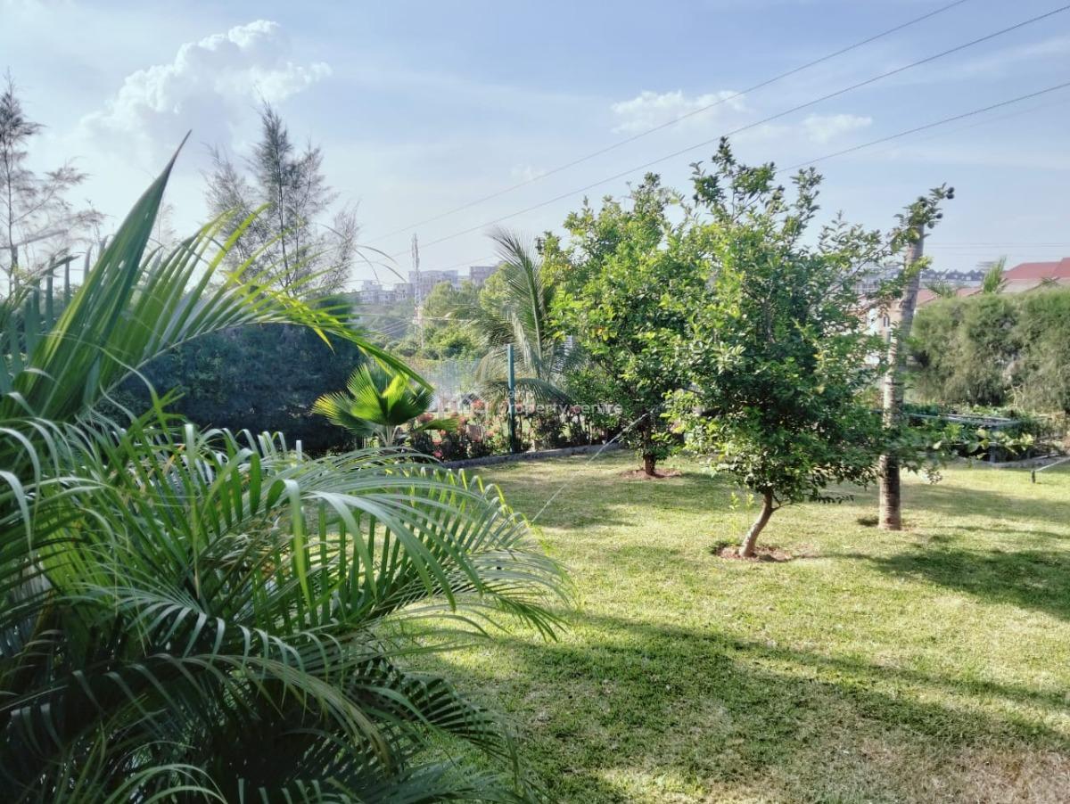 Exquisitely Designed 5 Bedroom Detached Duplex with Guest Charlet & Bq, Guzape District, Abuja, Detached Duplex for Rent