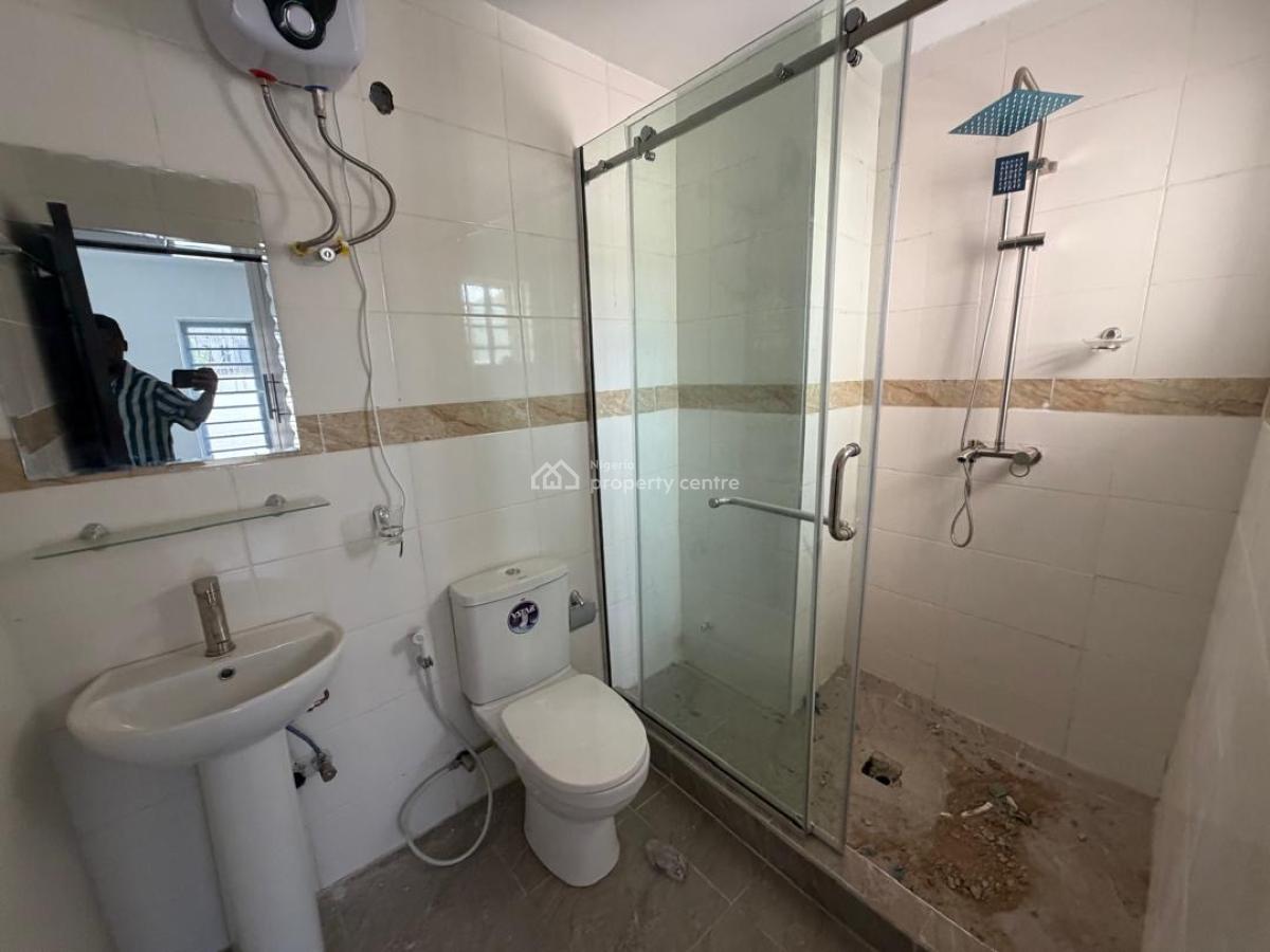 Well-maintained 3-bedroom Apartment Located in a Serene Environment, Katampe, Abuja, Flat / Apartment for Rent