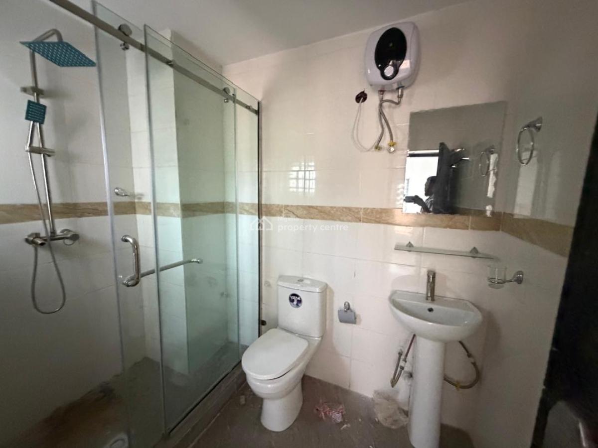 Well-maintained 3-bedroom Apartment Located in a Serene Environment, Katampe, Abuja, Flat / Apartment for Rent