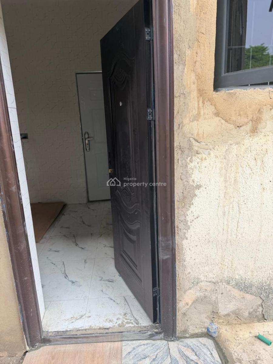Spacious 1 Bedroom with 2 Toilets, Kwame Nkrumah, Asokoro District, Abuja, Mini Flat (room and Parlour) for Rent
