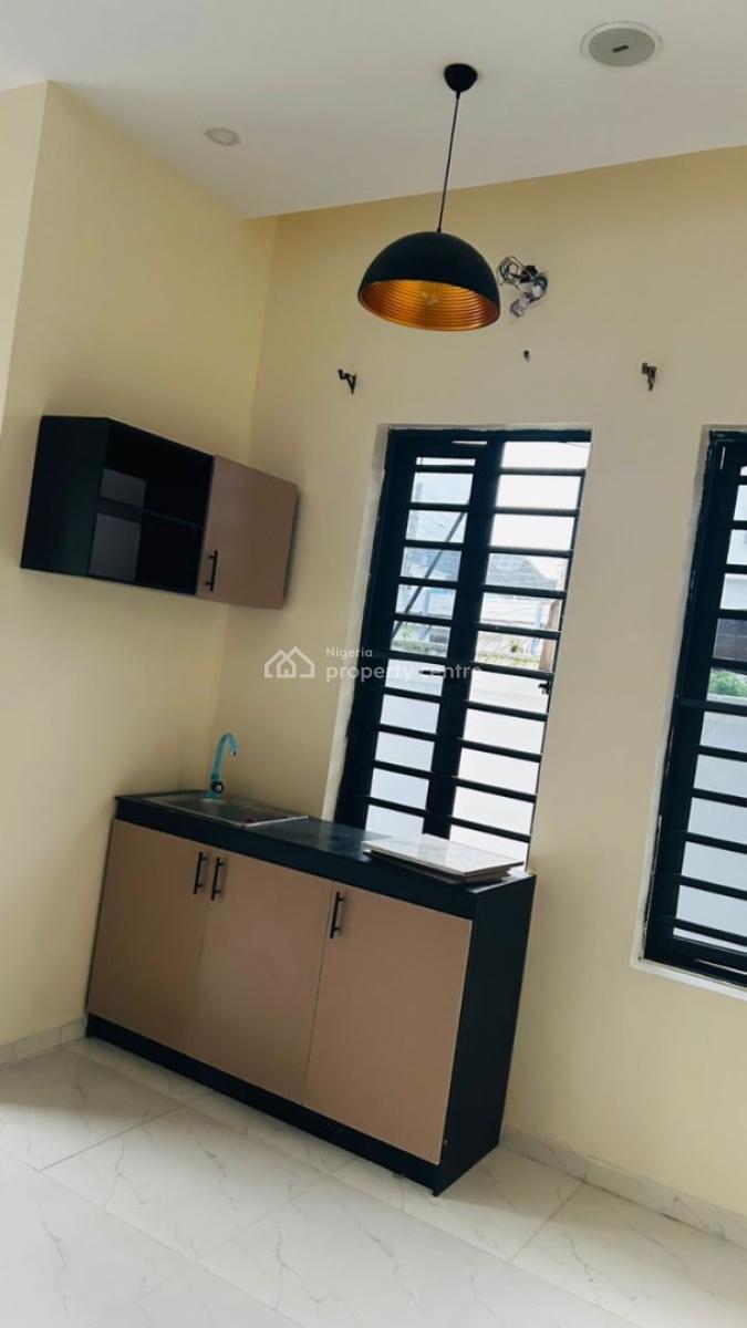 Studio Apartment with Kitchen, Ikota, Lekki, Lagos, Flat / Apartment for Rent