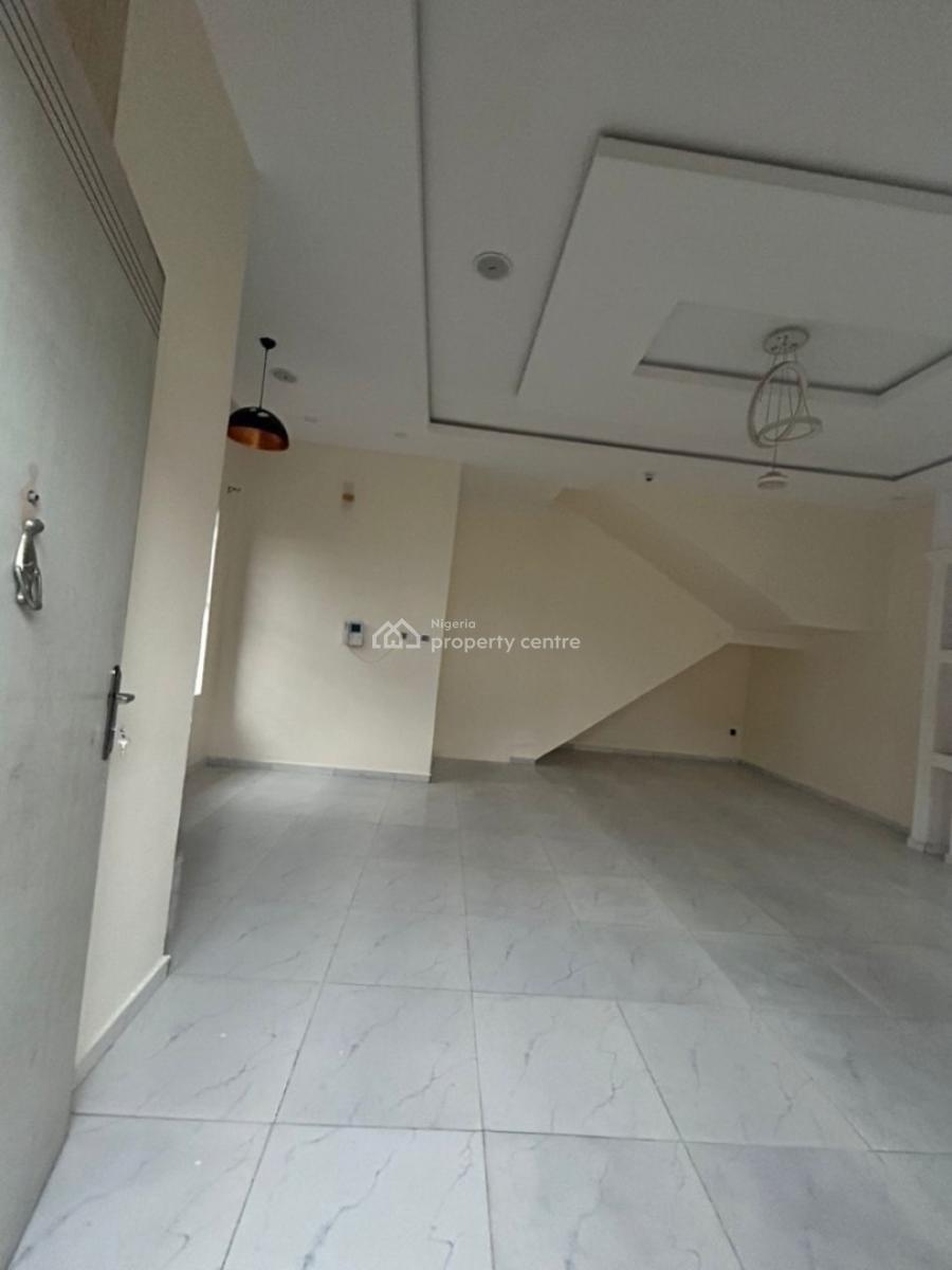 Studio Apartment with Kitchen, Ikota, Lekki, Lagos, Flat / Apartment for Rent