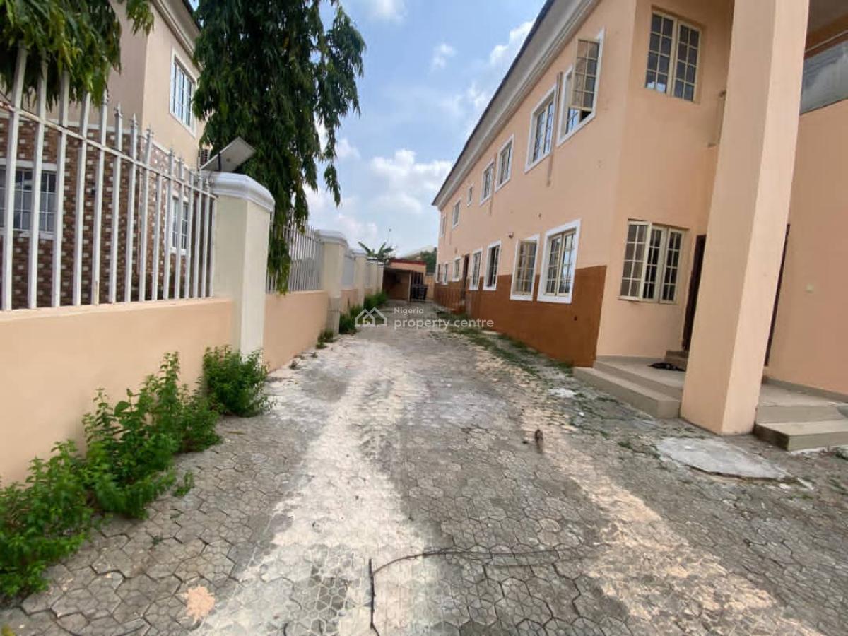 a Well-built Spacious 4-bedroom Semi-detached Duplex + 1bq, Utako, Abuja, Semi-detached Duplex for Rent