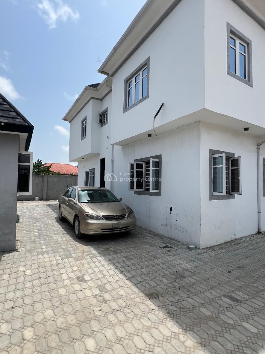 Massive 3 Bedroom Flat Downstairs, Paseda Awoyaya Ologunfe, Awoyaya, Ibeju Lekki, Lagos, Flat / Apartment for Rent