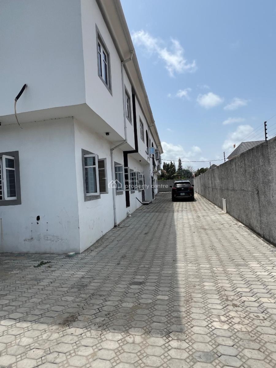 Massive 3 Bedroom Flat Downstairs, Paseda Awoyaya Ologunfe, Awoyaya, Ibeju Lekki, Lagos, Flat / Apartment for Rent