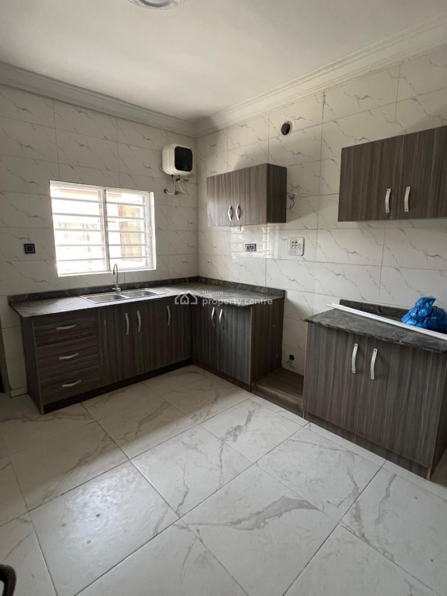 Massive 3 Bedroom Flat Downstairs, Paseda Awoyaya Ologunfe, Awoyaya, Ibeju Lekki, Lagos, Flat / Apartment for Rent