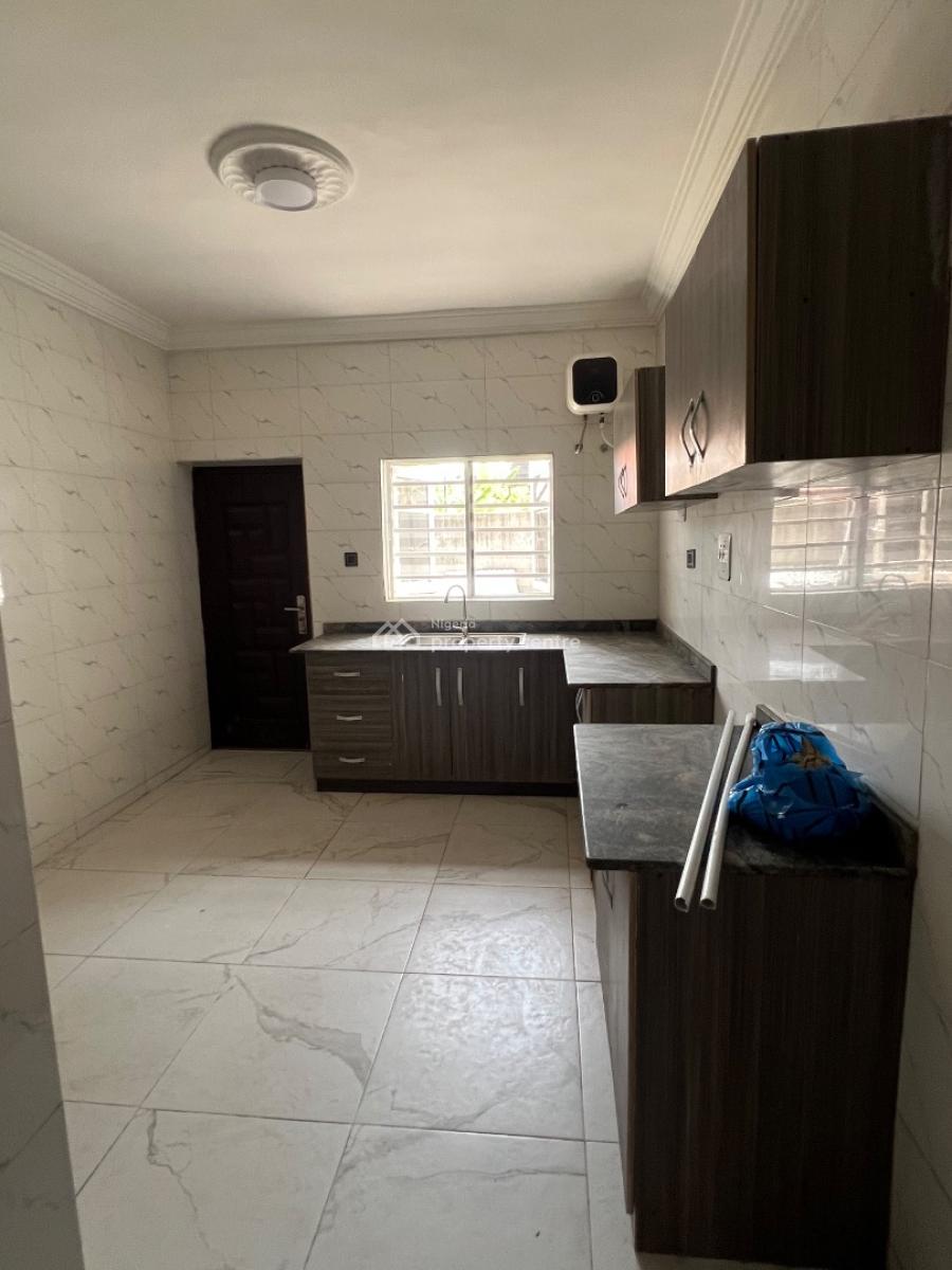 Massive 3 Bedroom Flat Downstairs, Paseda Awoyaya Ologunfe, Awoyaya, Ibeju Lekki, Lagos, Flat / Apartment for Rent