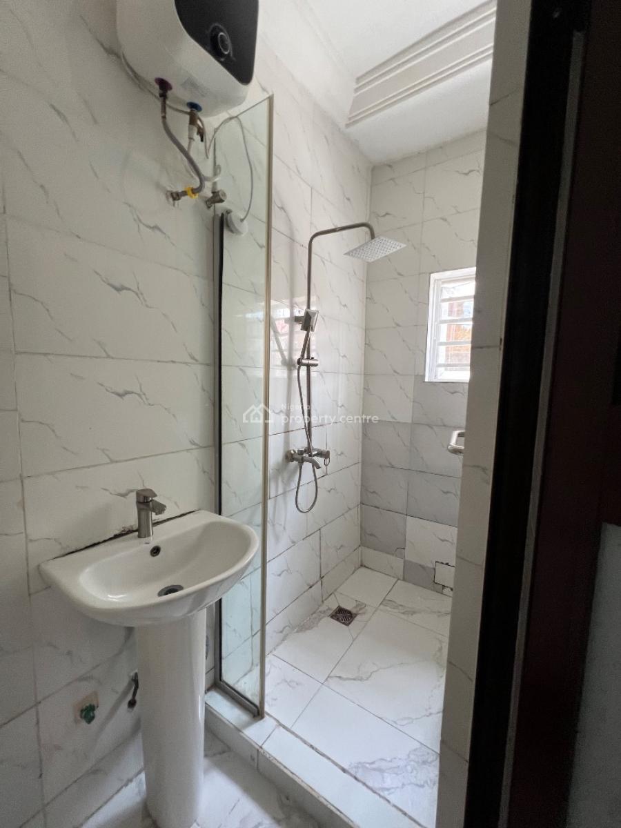 Massive 3 Bedroom Flat Downstairs, Paseda Awoyaya Ologunfe, Awoyaya, Ibeju Lekki, Lagos, Flat / Apartment for Rent