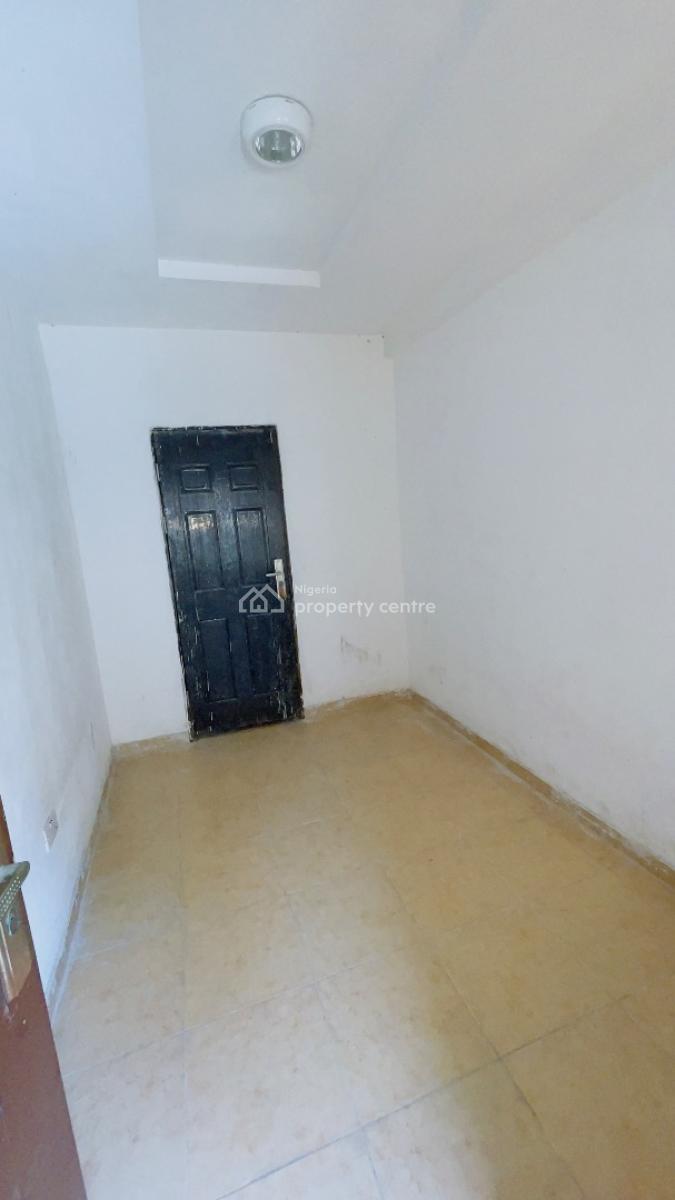 a Decent Room Self Contain Without Kitchen, Durosimi Eti., Lekki Phase 1, Lekki, Lagos, Self Contain (single Rooms) for Rent