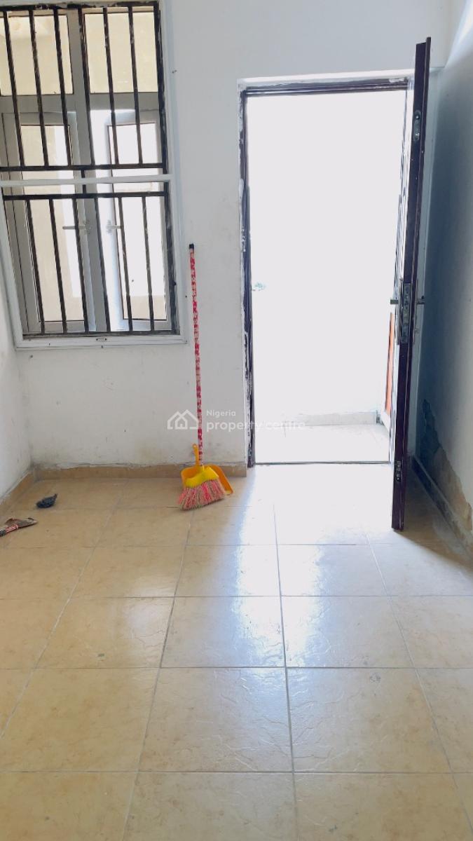 a Decent Room Self Contain Without Kitchen, Durosimi Eti., Lekki Phase 1, Lekki, Lagos, Self Contain (single Rooms) for Rent