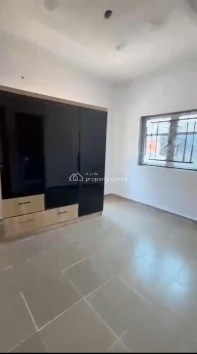 Lovely 2 Bedroom Flat, Ijesha, Surulere, Lagos, Flat / Apartment for Rent