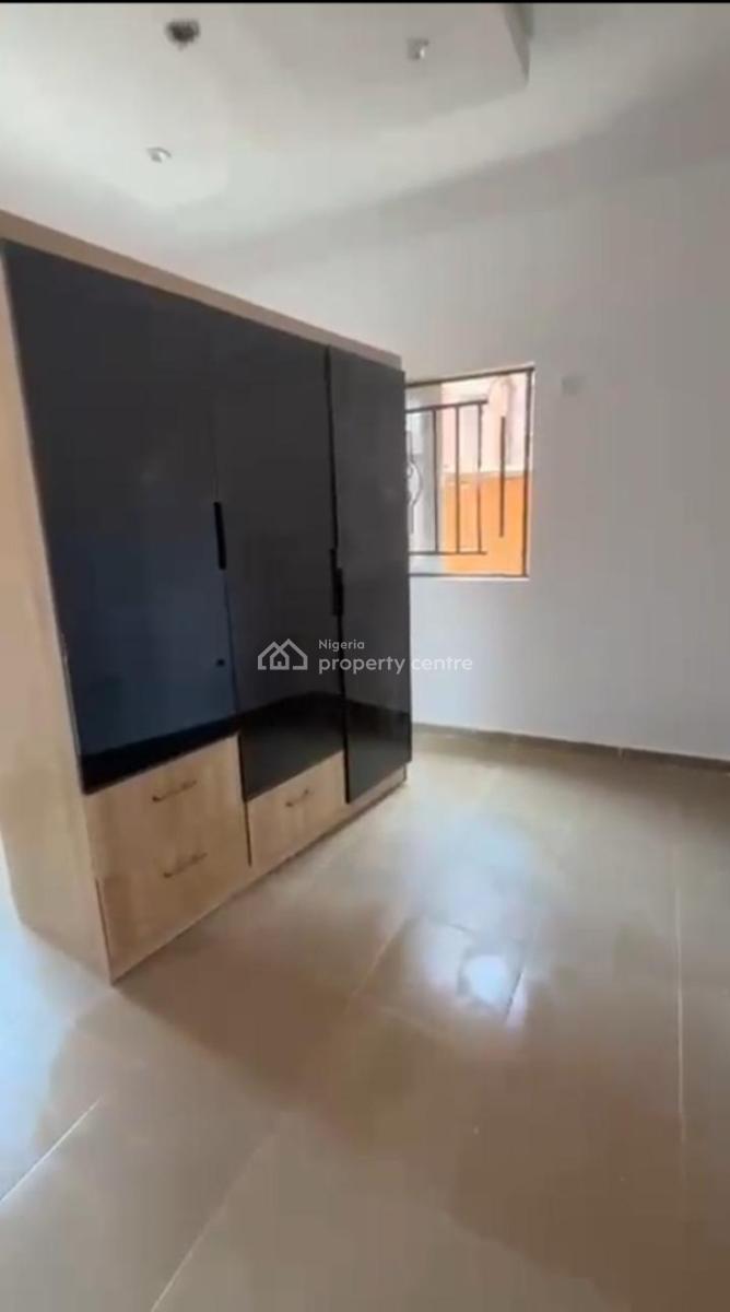 Lovely 2 Bedroom Flat, Ijesha, Surulere, Lagos, Flat / Apartment for Rent