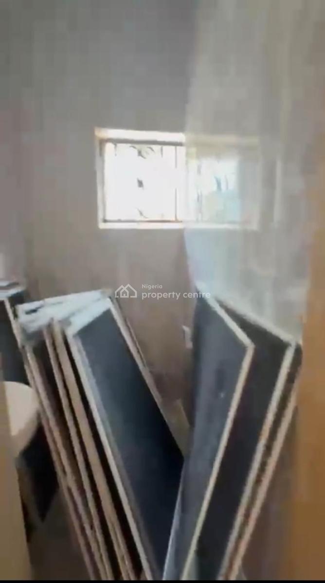 Lovely 2 Bedroom Flat, Ijesha, Surulere, Lagos, Flat / Apartment for Rent