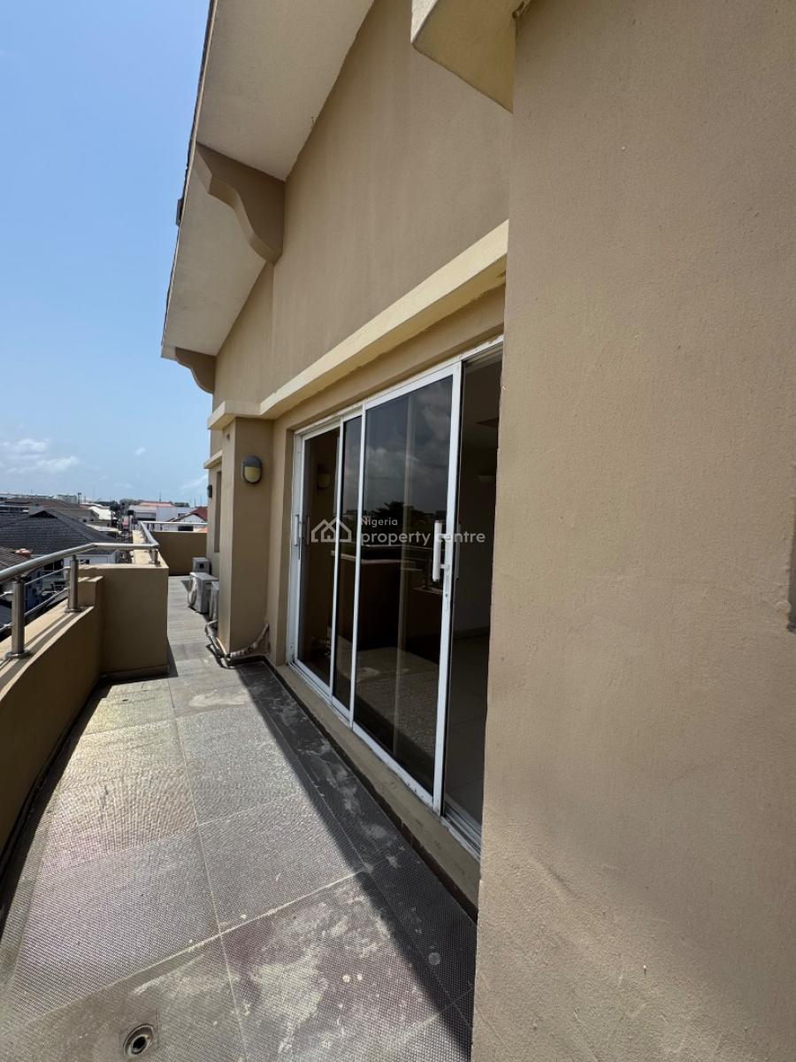Spacious Three (3) Bedroom Apartment with Bq, Lekki Phase 1, Lekki, Lagos, Flat / Apartment for Rent