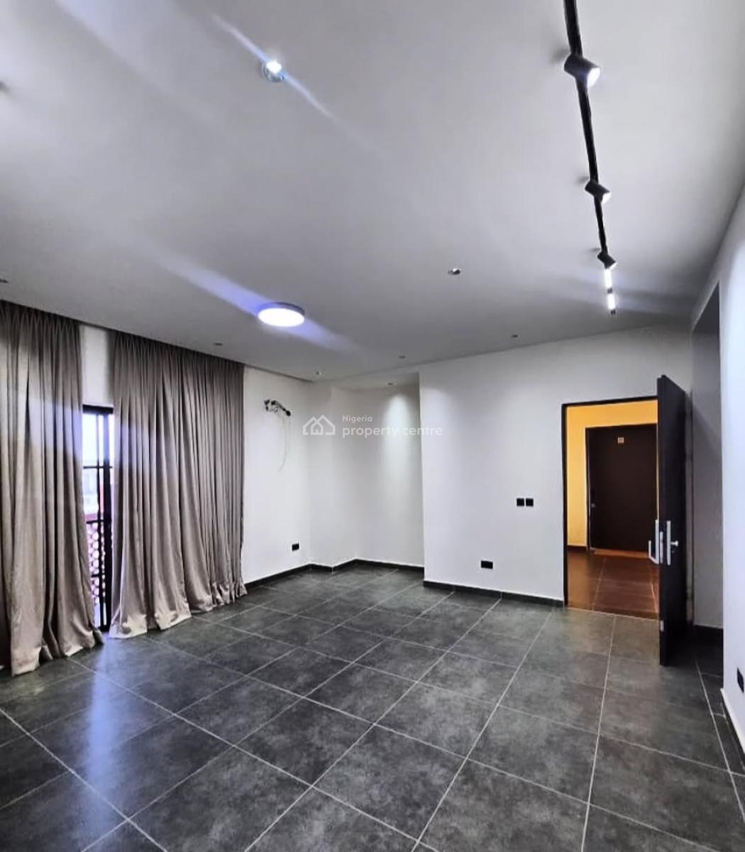 Brand New and Serviced with 24/7 Power Supply Ready-to-move-in 3 Bedro, Lekki Phase 1, Lekki, Lagos, Flat / Apartment for Rent