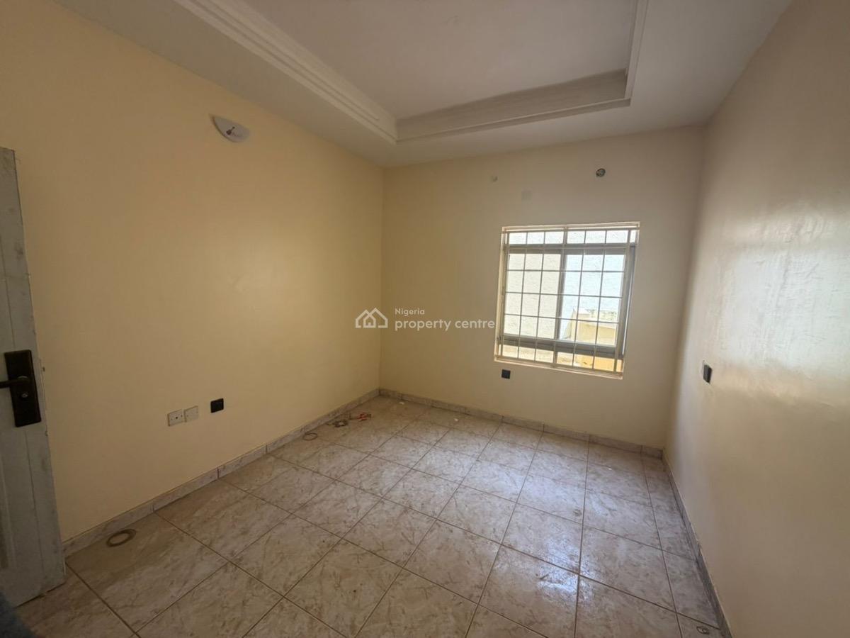 Well-maintained 2-bedroom Apartment with a Boys Quarters, Asokoro District, Abuja, Flat / Apartment for Rent