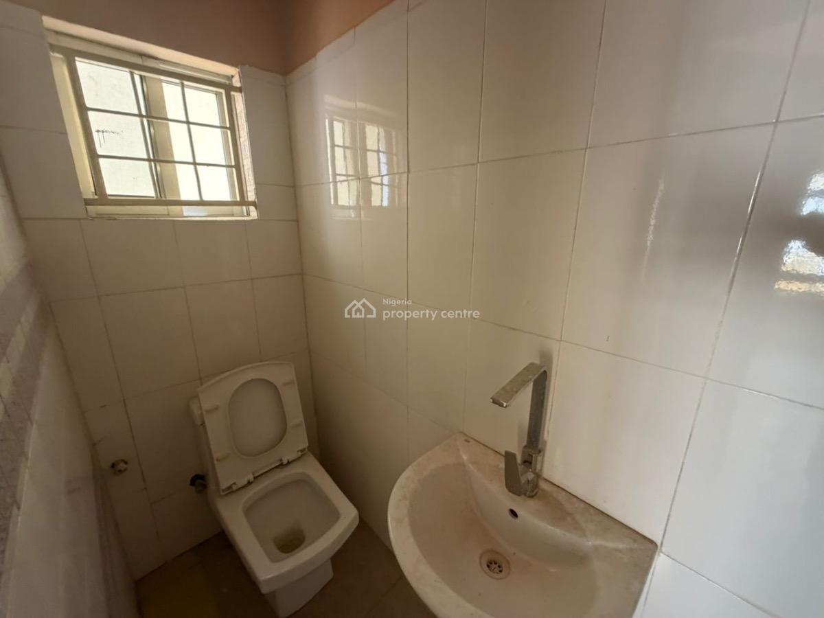 Well-maintained 2-bedroom Apartment with a Boys Quarters, Asokoro District, Abuja, Flat / Apartment for Rent