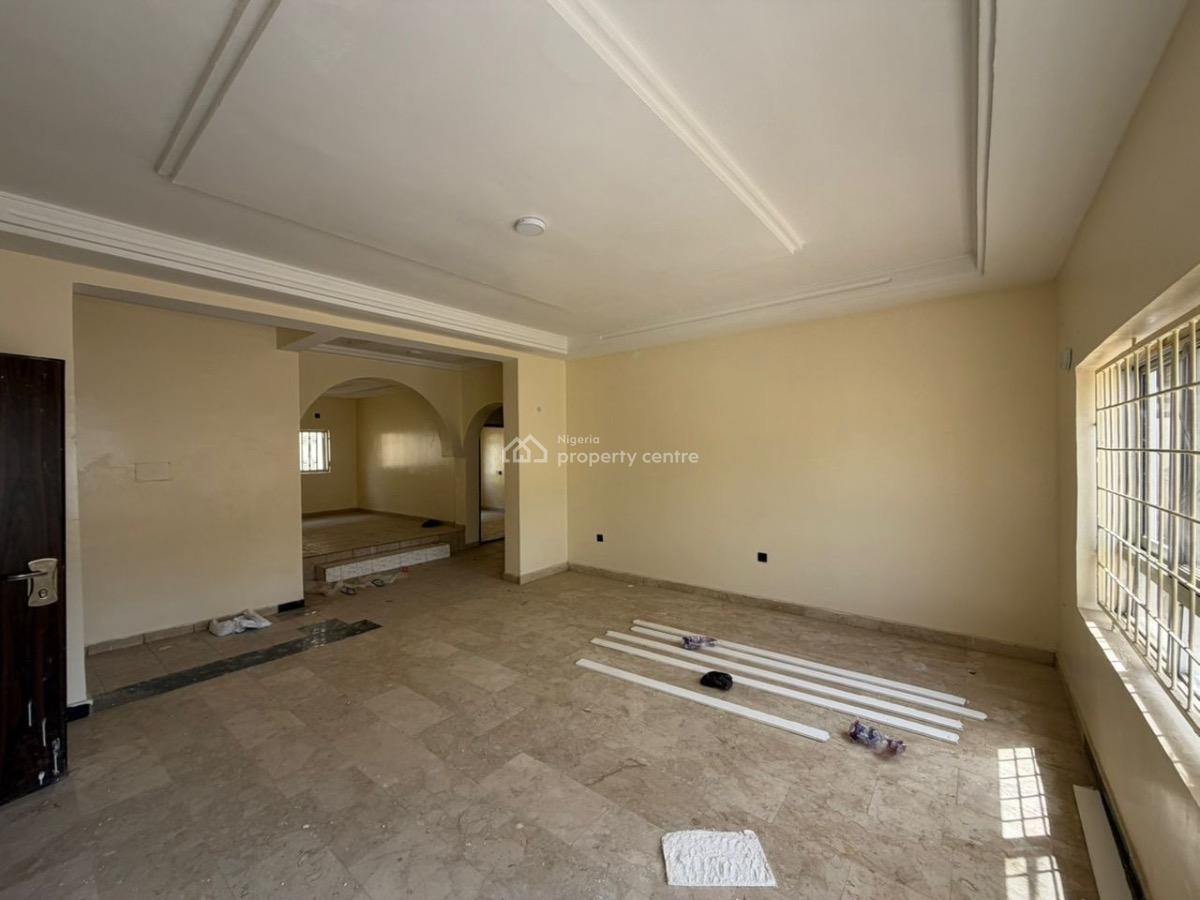 Well-maintained 2-bedroom Apartment with a Boys Quarters, Asokoro District, Abuja, Flat / Apartment for Rent