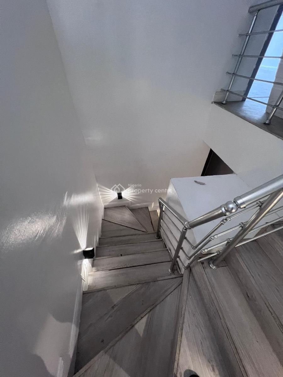 Master Bedroom with Spc Floor Shared Kitchen 20-24hrs Light, Orchid Road, Lekki, Lagos, Flat / Apartment for Rent