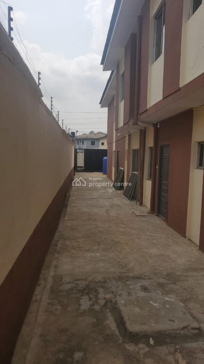 4 Bedroom Semi Detached House, Medina, Gbagada, Lagos, Semi-detached Duplex for Rent