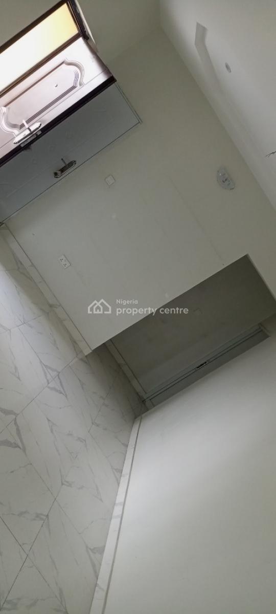 Luxury 3 Bedroom Flat Upstairs with All Rooms Ensuite, Off Agboyin By Adelabu, Surulere, Lagos, Flat / Apartment for Rent