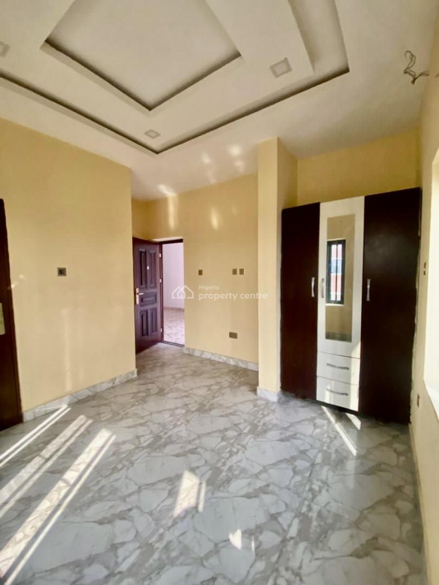 Luxury 3 Bedroom Apartment Upstairs, Beside Lagos Business School, Olokonla, Ajah, Lagos, Flat / Apartment for Rent