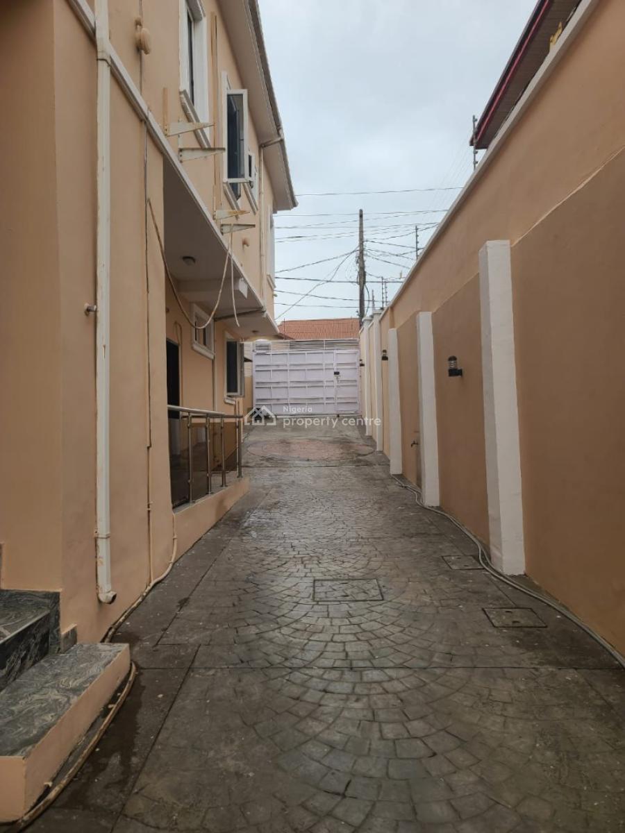 Decent 4 Bedroom Terrace Duplex, Gra Phase 2, Magodo, Lagos, Terraced Duplex for Rent