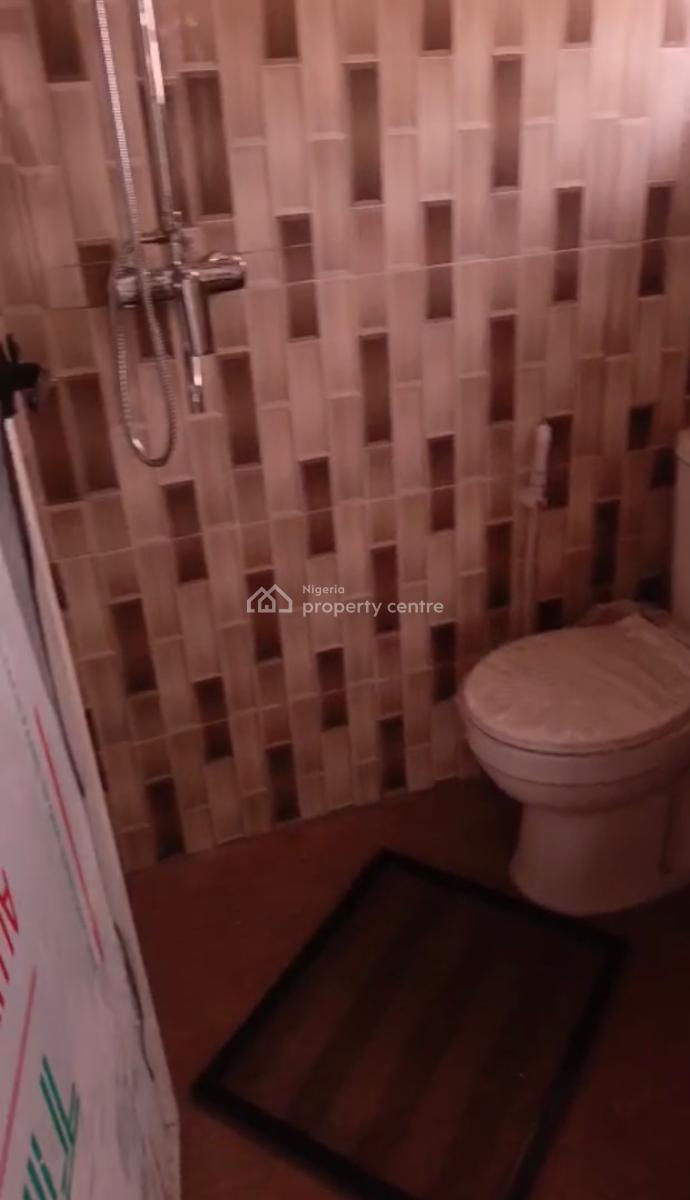 Newly Refurbished 2 Bedroom Flat with Rooms En-suite, Iponri, Surulere, Lagos, Flat / Apartment for Rent