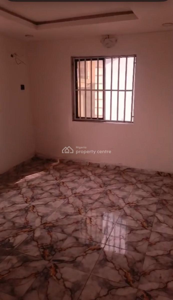 Newly Refurbished 2 Bedroom Flat with Rooms En-suite, Iponri, Surulere, Lagos, Flat / Apartment for Rent