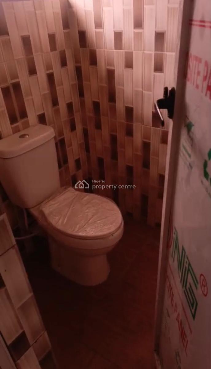 Newly Refurbished 2 Bedroom Flat with Rooms En-suite, Iponri, Surulere, Lagos, Flat / Apartment for Rent