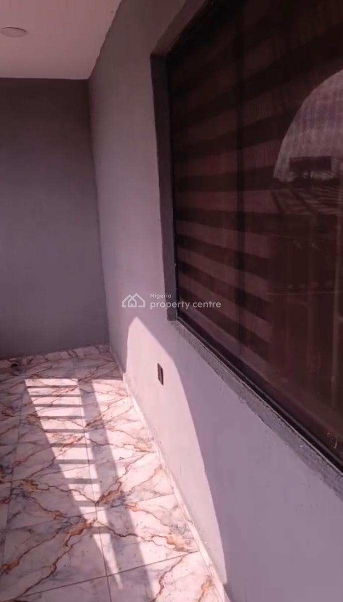Newly Refurbished 2 Bedroom Flat with Rooms En-suite, Iponri, Surulere, Lagos, Flat / Apartment for Rent