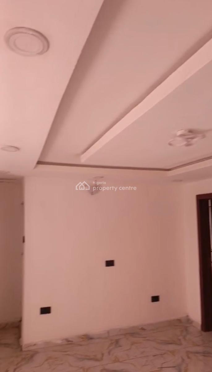 Newly Refurbished 2 Bedroom Flat with Rooms En-suite, Iponri, Surulere, Lagos, Flat / Apartment for Rent