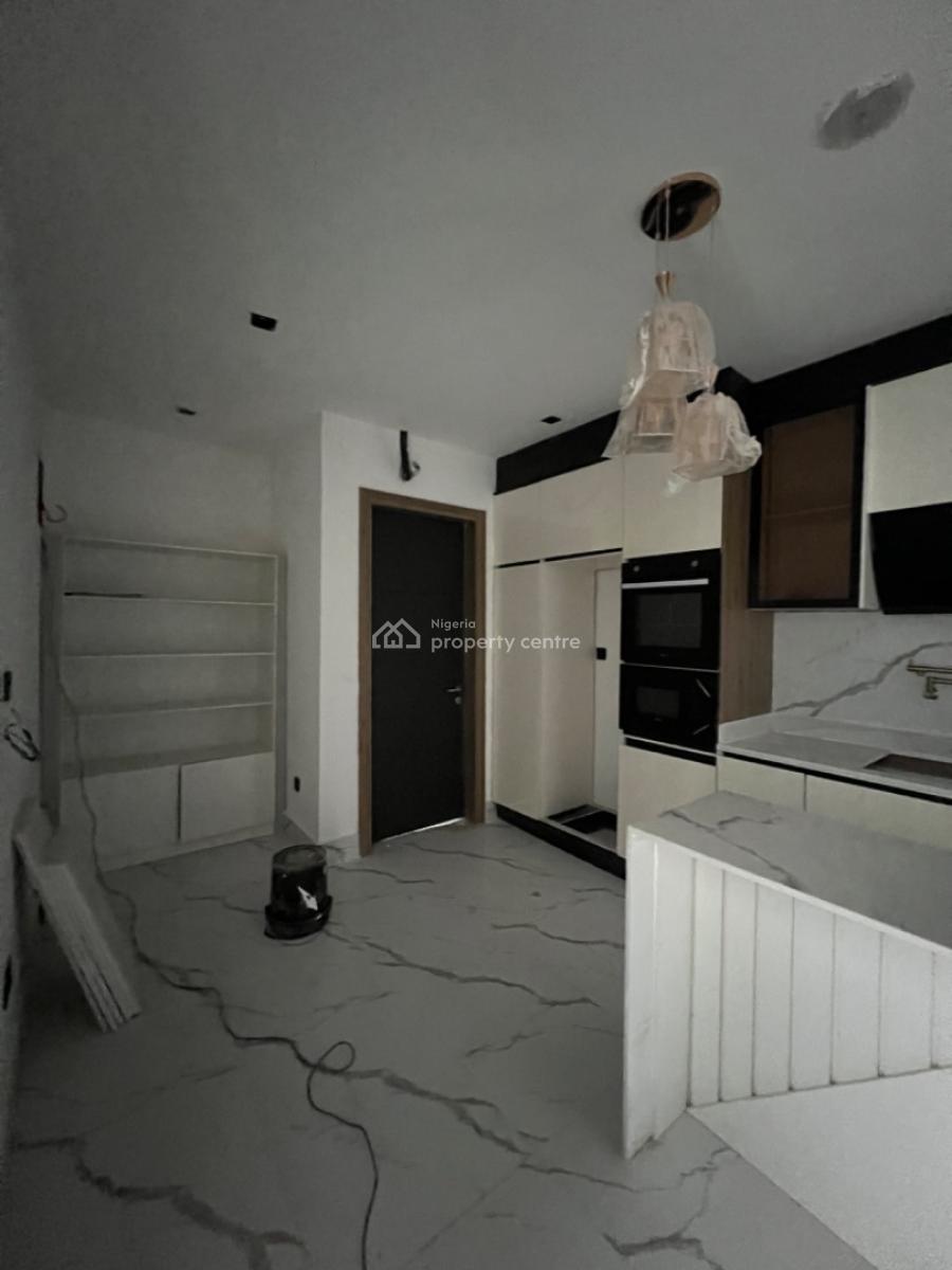 Contemporary 2 Bedroom Apartment with Bq, Lekki Phase 1, Lekki, Lagos, Flat / Apartment for Sale