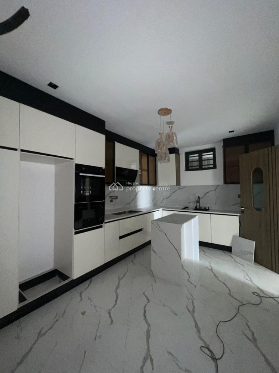 Contemporary 2 Bedroom Apartment with Bq, Lekki Phase 1, Lekki, Lagos, Flat / Apartment for Sale