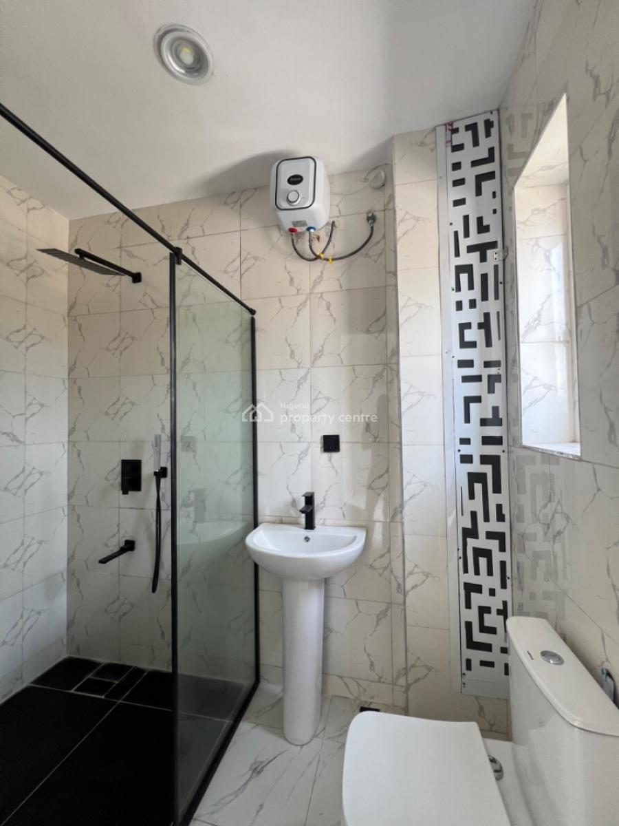 Contemporary 2 Bedroom Apartment with Bq, Lekki Phase 1, Lekki, Lagos, Flat / Apartment for Sale