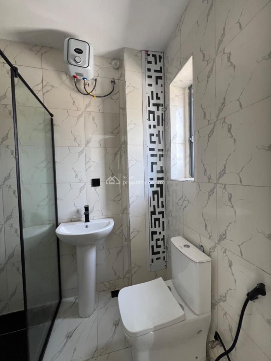 Contemporary 2 Bedroom Apartment with Bq, Lekki Phase 1, Lekki, Lagos, Flat / Apartment for Sale