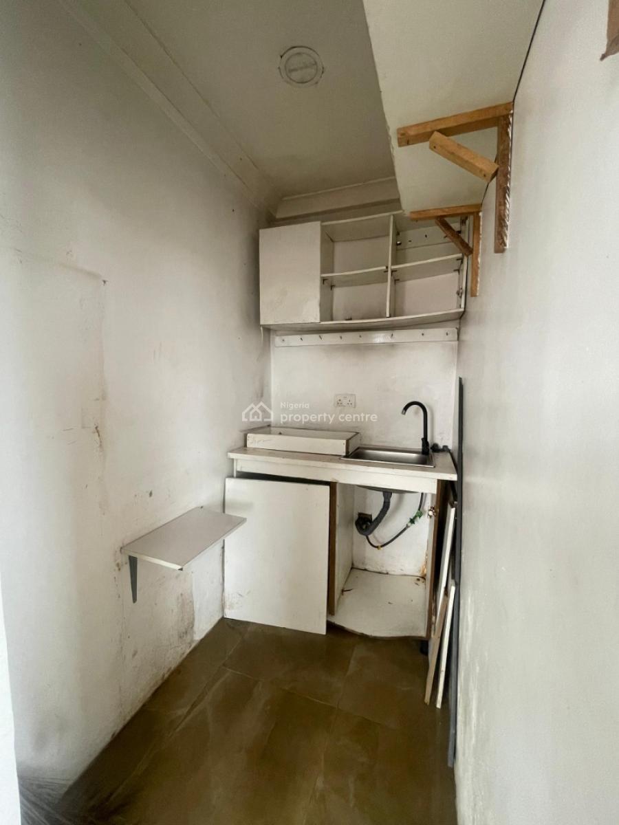 Serviced and Spacious Studio Apartment, Chevy View Estate, Chevron, Lekki, Lagos, Self Contain (single Rooms) for Rent