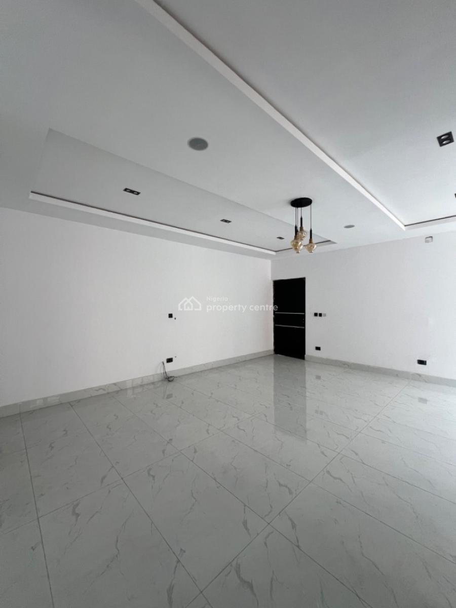 Contemporary 2 Bedrooms Apartment, Lekki Phase 1, Lekki, Lagos, Flat / Apartment for Sale