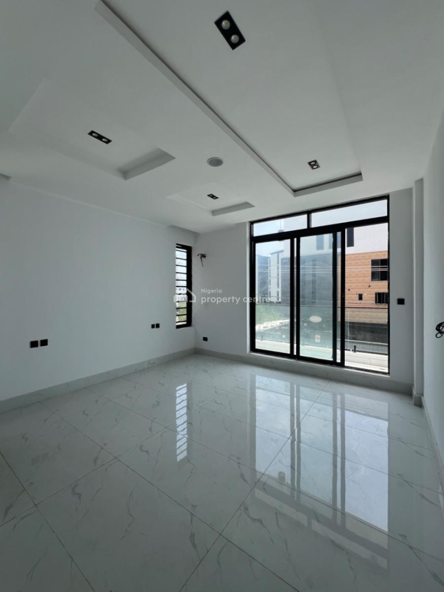 Contemporary 2 Bedrooms Apartment, Lekki Phase 1, Lekki, Lagos, Flat / Apartment for Sale