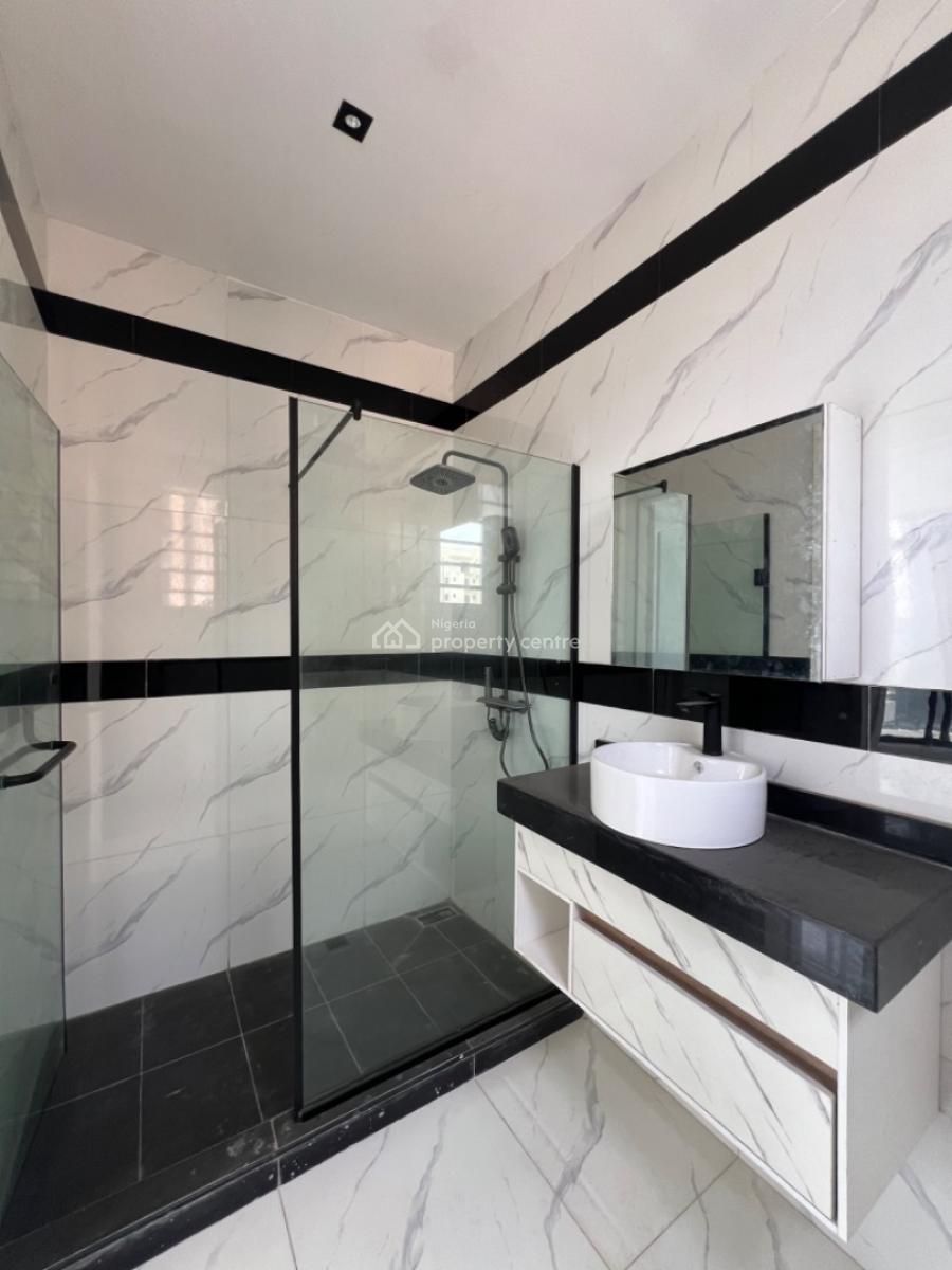 Contemporary 2 Bedrooms Apartment, Lekki Phase 1, Lekki, Lagos, Flat / Apartment for Sale