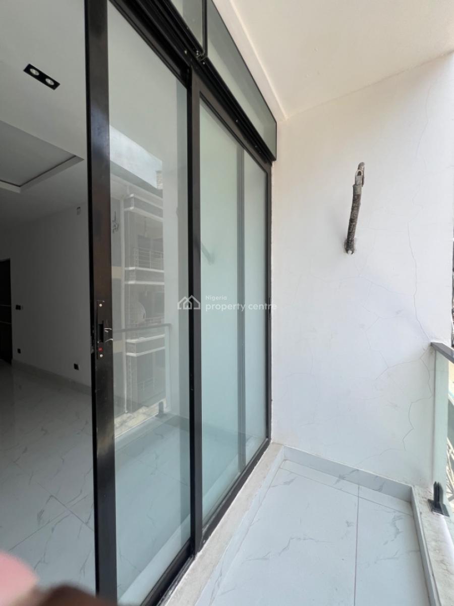 Contemporary 2 Bedrooms Apartment, Lekki Phase 1, Lekki, Lagos, Flat / Apartment for Sale